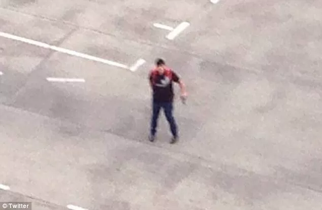 Đức: Kẻ khủng bố "bắn vào những đứa trẻ đang ngồi ăn" - 2