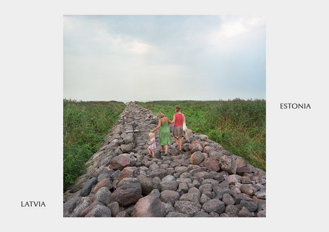 Con đường đá nằm giữa biên giới Latvia và Estonia.