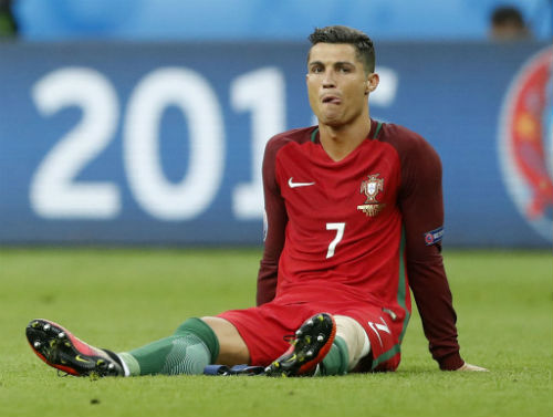 Tin xấu cho Real: Ronaldo "đầu hàng" chấn thương - 1