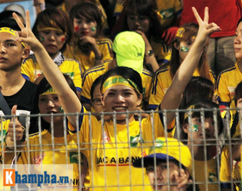 Học fan Iceland, fan xứ Nghệ cổ vũ theo phong cách "Viking" - 2