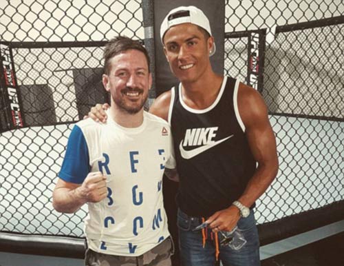 Ronaldo đọ 6 múi, quyết đấu "Gã điên UFC" - 3