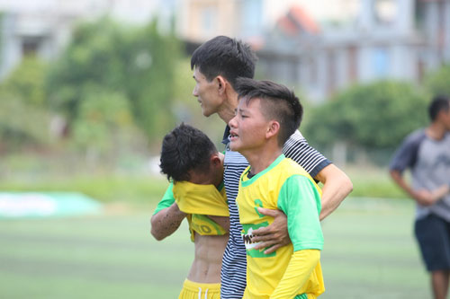 Bóng đá Hà Nội và Đà Nẵng bị tố gian lận tuổi - 1