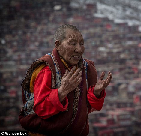 Ngắm vẻ tuyệt đẹp của Larung Gar - Thung lũng Phật giáo sắp bị phá bỏ - 5