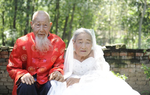 Cặp vợ chồng TQ 103 tuổi kỷ niệm đám cưới kim cương - 1