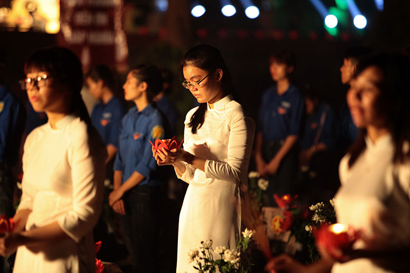 Ngàn ngọn nến lung linh tri ân các anh hùng liệt sĩ - 3