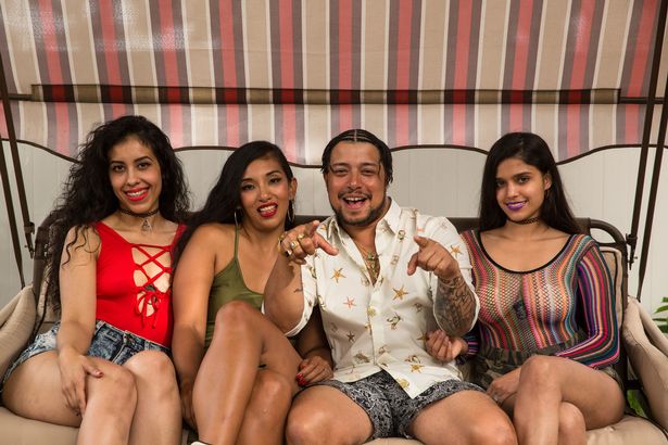 Mỹ: Sinh hoạt của gia đình 1 chồng 3 vợ hạnh phúc - 5