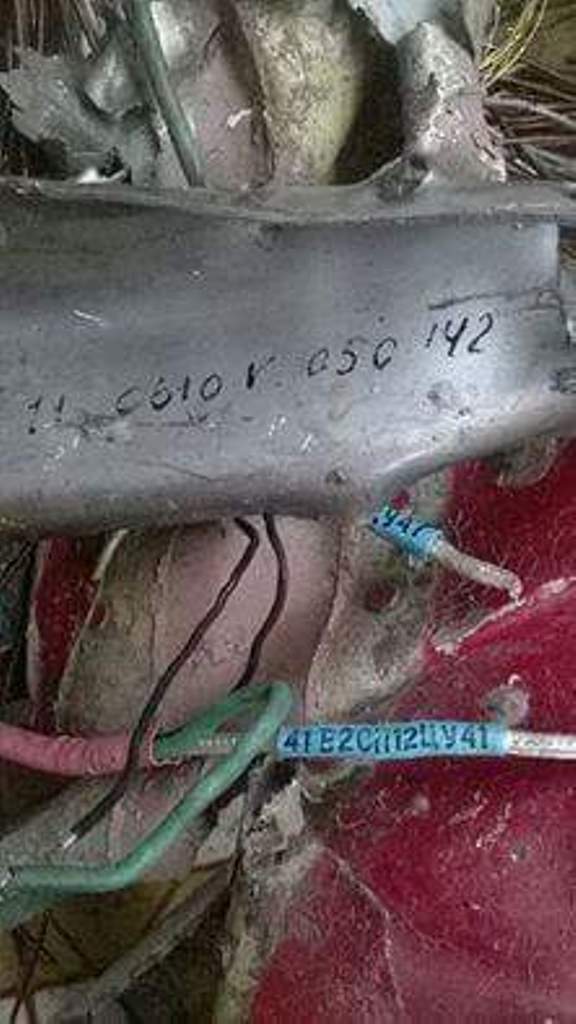 Ngư dân phát hiện nhiều mảnh vỡ nghi của Su-30MK2 - 1