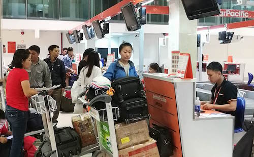 Sân bay Tân Sơn Nhất hoạt động sau sự cố - 1