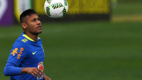 Sao 360 độ: Lẻn vào khách sạn, fan cuồng Neymar bị bắt - 1