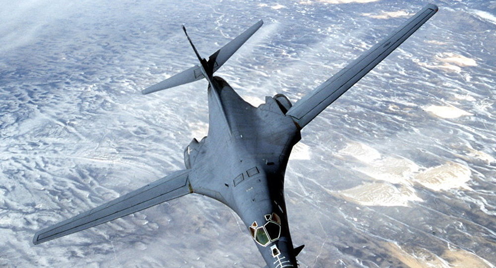 Mỹ điều máy bay ném bom tầm xa bao quát toàn Biển Đông - 1