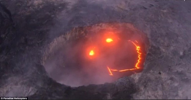 Kì dị mặt cười khổng lồ giữa miệng núi lửa nóng ngàn độ - 1