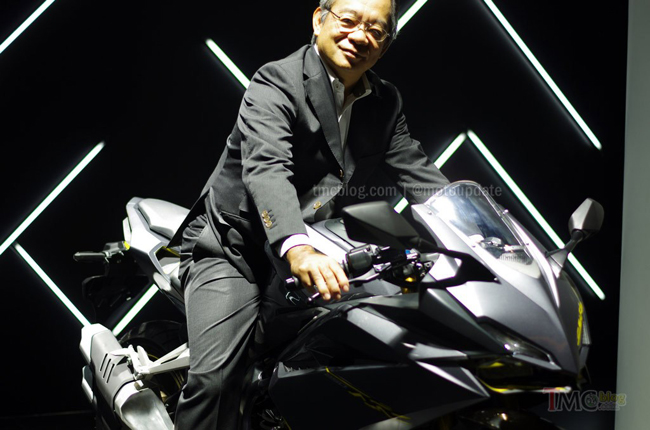 Mẫu mô tô thể thao cỡ nhỏ Honda CBR250RR 2016 đã chính thức ra mắt tại Indonesia với giá 4.800 USD bản thường và 5.279 USD cho bản có ABS.