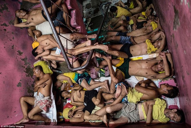 Hình ảnh sốc trong nhà tù khét tiếng nhất Philippines - 1