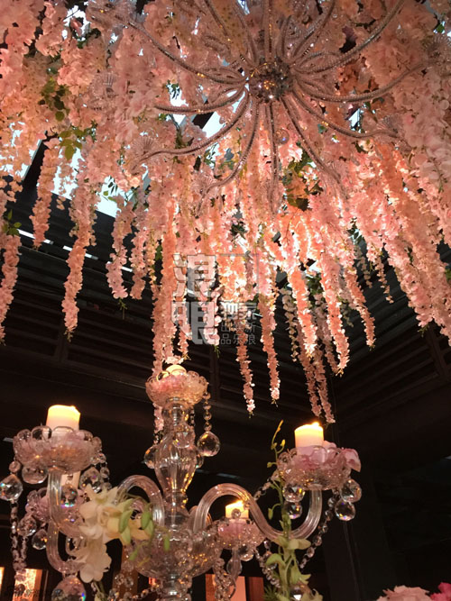 Lâm Tâm Như lộ rõ bụng bầu trong tiệc cưới - 4