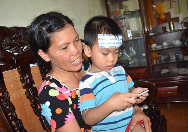 Bé trai ở Hải Dương đọc vanh vách khi không biết chữ - 1