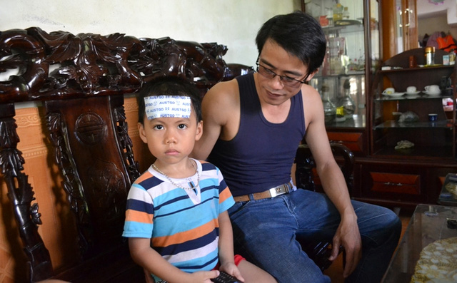 Bé trai ở Hải Dương đọc vanh vách khi không biết chữ - 5