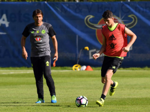 Tin chuyển nhượng 1/8: Chelsea chốt giá Lukaku - 2