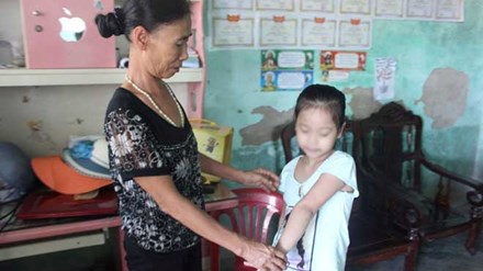 Nghi án bé gái bị bắt hụt khiến dân giật mình thon thót - 1