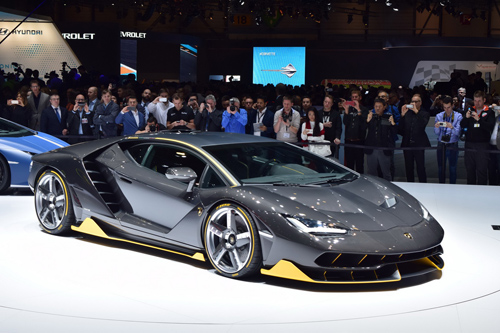 Video Lamborghini Centenario trên đường đua: Kẻ dẫn đầu vĩ đại - 1