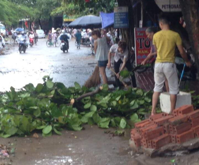 Dông lốc khủng khiếp ở Yên Bái, nhiều nhà bị thổi tung - 9