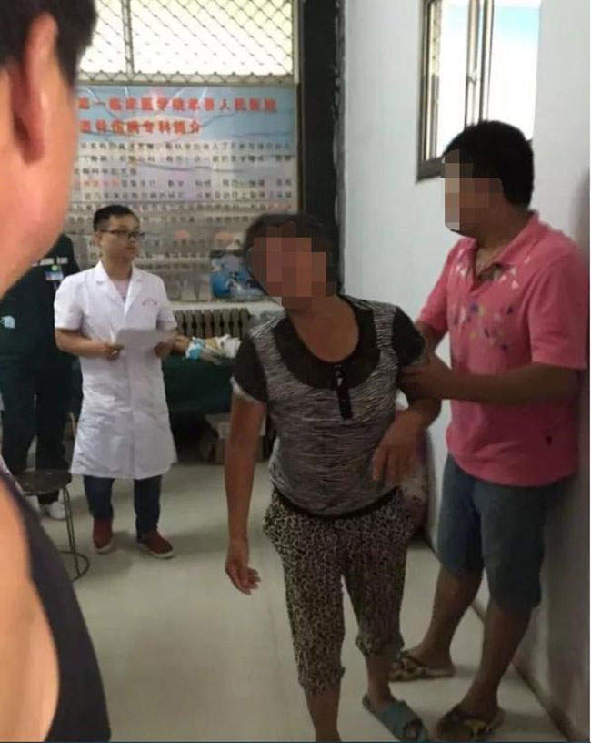 Xót xa bé trai tử vong vì trò tung hứng của mẹ - 4