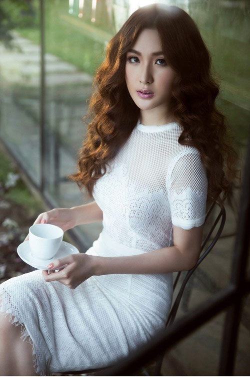 Ngọc Loan đội Phạm Hương gợi cảm khó cưỡng - 6