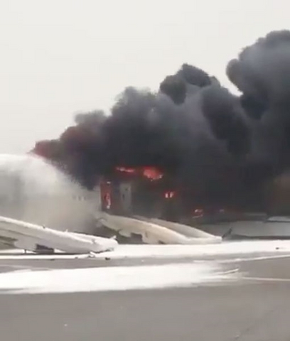 Lý do 300 người thoát nạn khi máy bay cháy dữ dội ở Dubai - 3