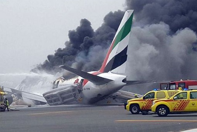 Lý do 300 người thoát nạn khi máy bay cháy dữ dội ở Dubai - 1