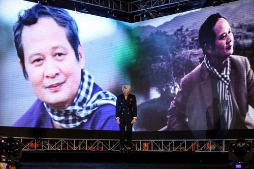 Tiền bối nào đứng về phía Sơn Tùng khi gặp scandal? - 2