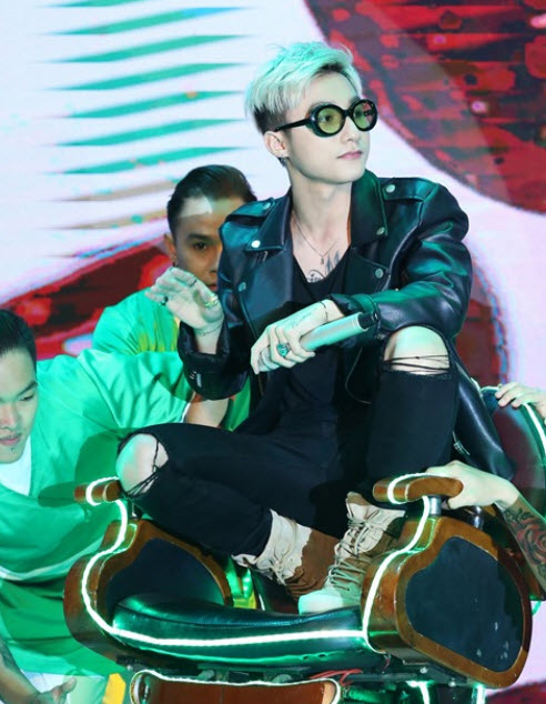 Tiền bối nào đứng về phía Sơn Tùng khi gặp scandal? - 1