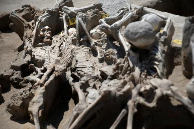 Bí ẩn 80 bộ xương người bị trói tay bằng xích ở Hy Lạp - 3