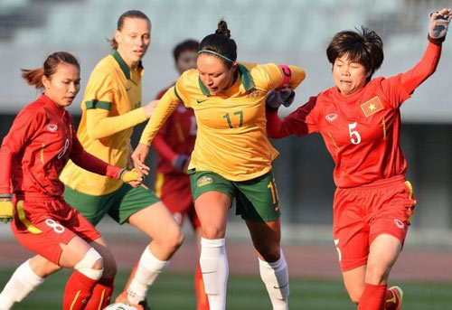 ĐT nữ Việt Nam thành "rổ đựng bóng" trước Australia - 1
