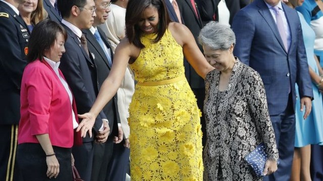 Phu nhân Thủ tướng Singapore diện túi 11 USD gặp Obama - 1