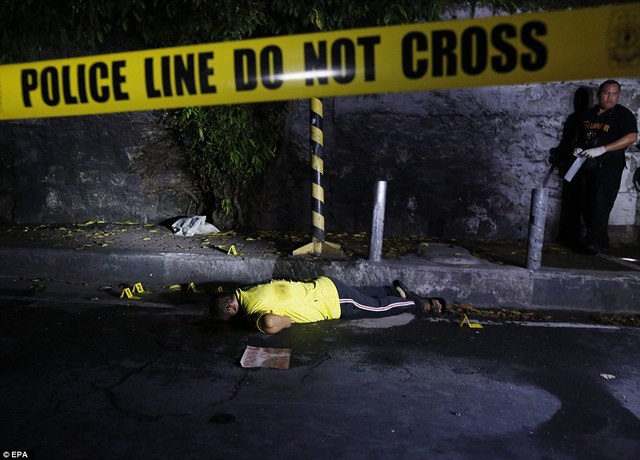Hơn 1 tháng, Philippines tiêu diệt 400 “trùm ma túy” - 1