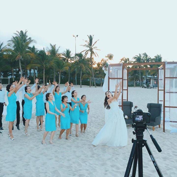 MC Mai Ngọc rạng rỡ chụp ảnh cưới trên biển - 6