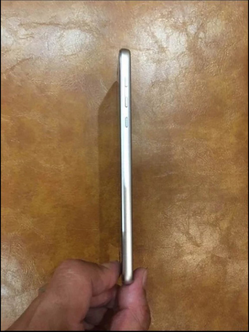 Trên tay Moto Z Play giá rẻ, sắp ra mắt - 3