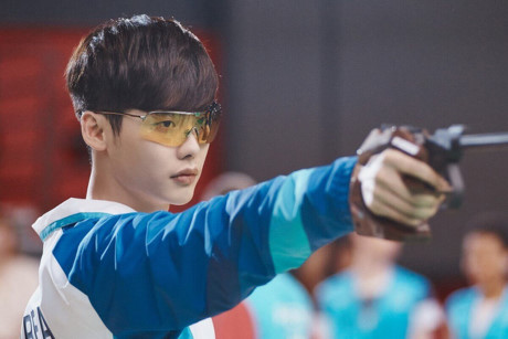 Dân mạng phát sốt vì xạ thủ số một trên màn ảnh - 2