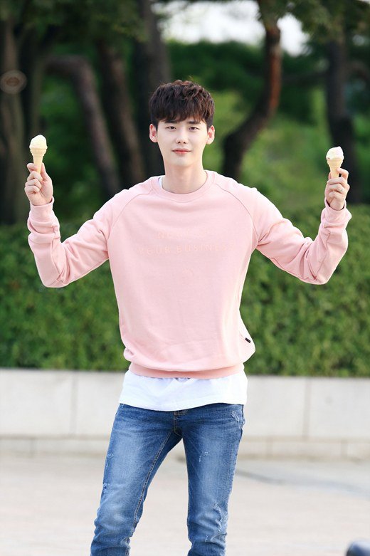 Dân mạng phát sốt vì xạ thủ số một trên màn ảnh - 9