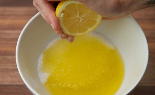 Cách làm kem tẩy tế bào chết đơn giản từ chanh với muối - 3
