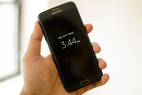 Galaxy S7 Edge là smartphone bán chạy nhất nửa đầu 2016 - 1