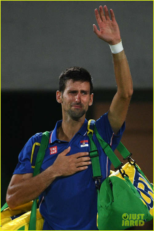 Djokovic thua sốc ở Olympic: Nước mắt huyền thoại - 2