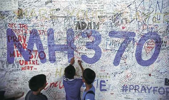 MH370 lao xuống biển với tốc độ cực cao - 1