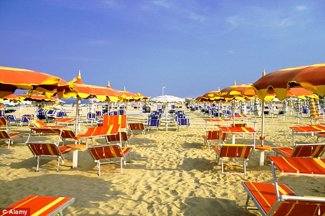 Dân Ý cũng “đặt gạch” giữ chỗ như người Việt Nam - 2