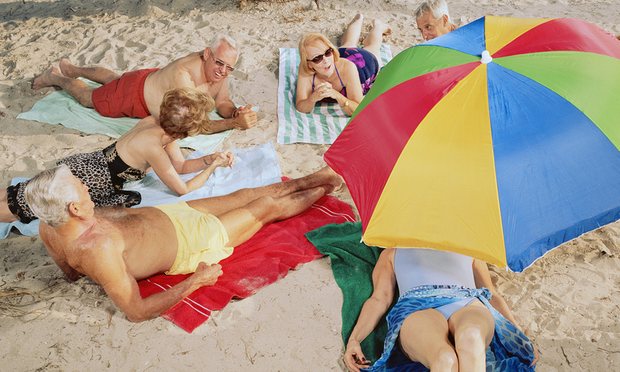 Dân Ý cũng “đặt gạch” giữ chỗ như người Việt Nam - 1