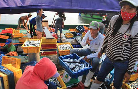 Sức mua tại miền Trung giảm, người kinh doanh lo - 1