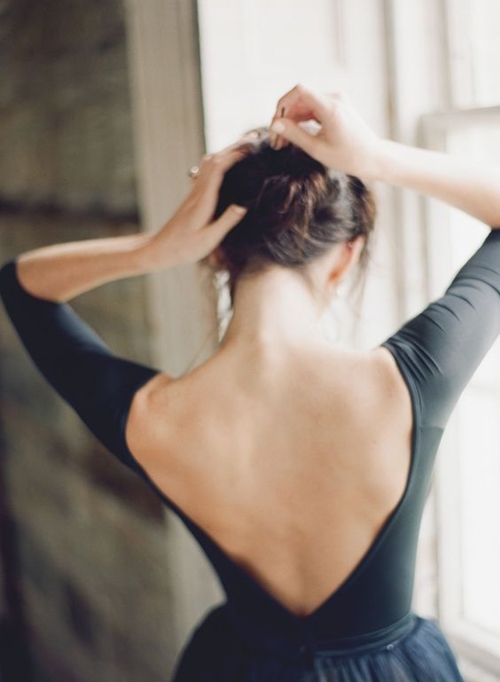 Đang kín đáo bỗng muốn sexy, mặc gì cho đẹp? - 7