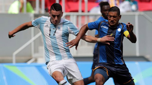 Argentina - Honduras: 3 quả 11m, 9 thẻ vàng - 1