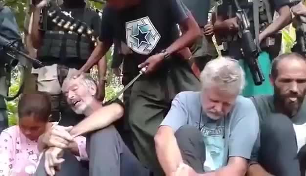 TT Philippines quyết diệt nhóm khủng bố chặt đầu con tin - 2