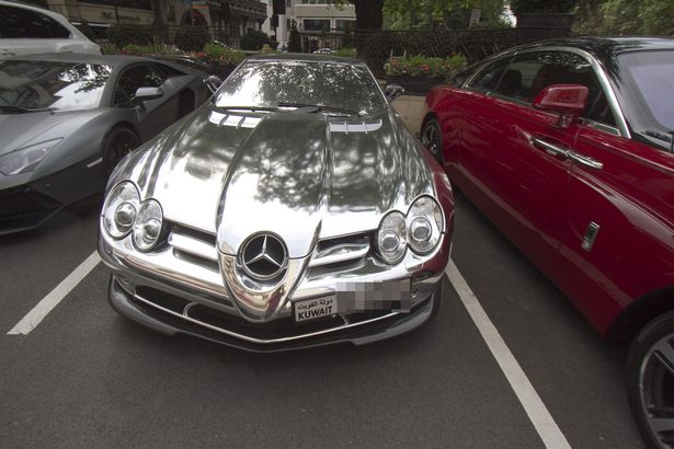 Loạt siêu xe của giới giàu Ả Rập náo loạn London - 2