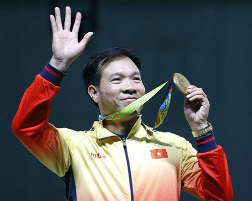 Hoàng Xuân Vinh giành HCB quý không kém HCV - 1